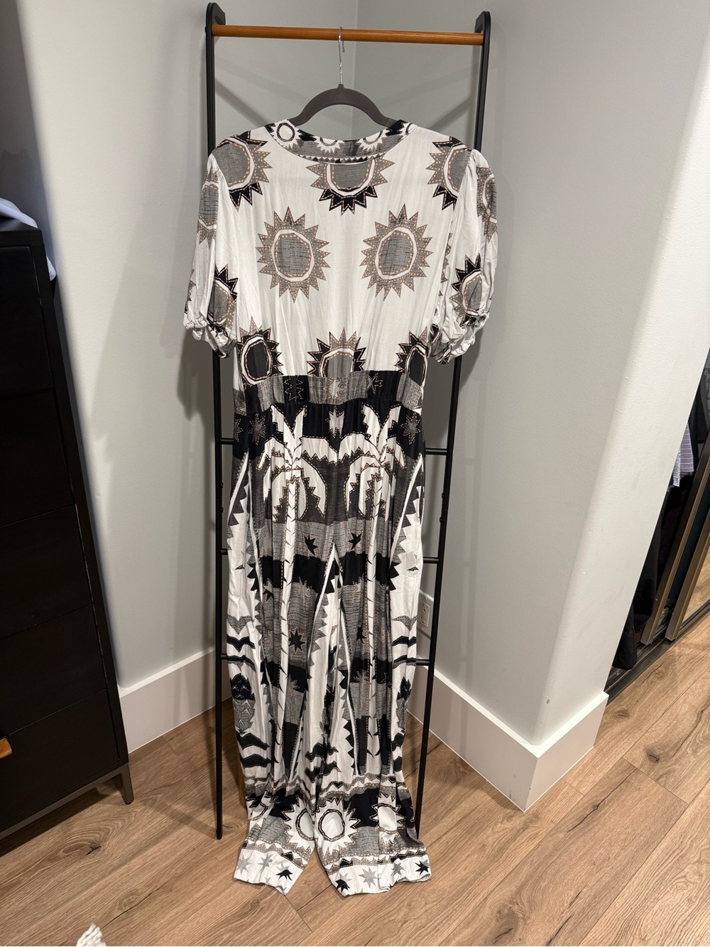 FARM Rio Black and White Graphic V-Neck Jumpsuit - Picture 2 of 4